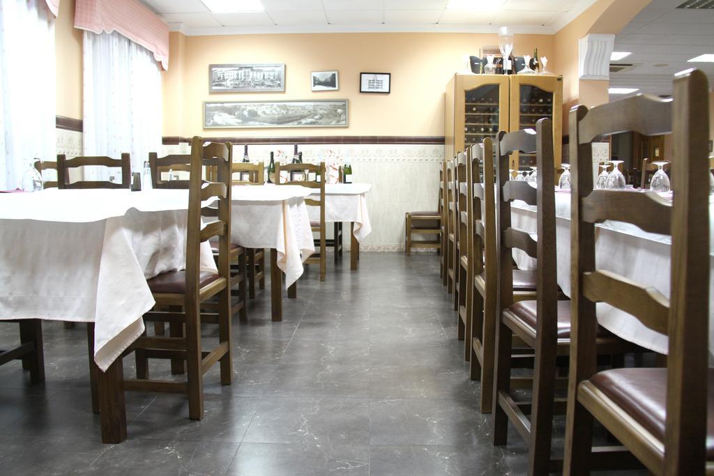 Hostal Restaurante La Masia Vila-real Kültér fotó