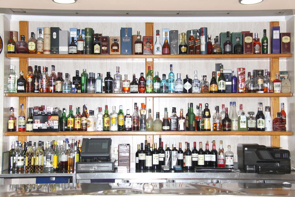 Hostal Restaurante La Masia Vila-real Kültér fotó