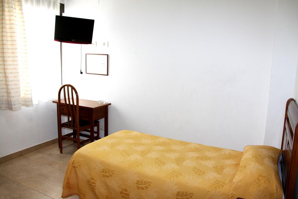Hostal Restaurante La Masia Vila-real Szoba fotó