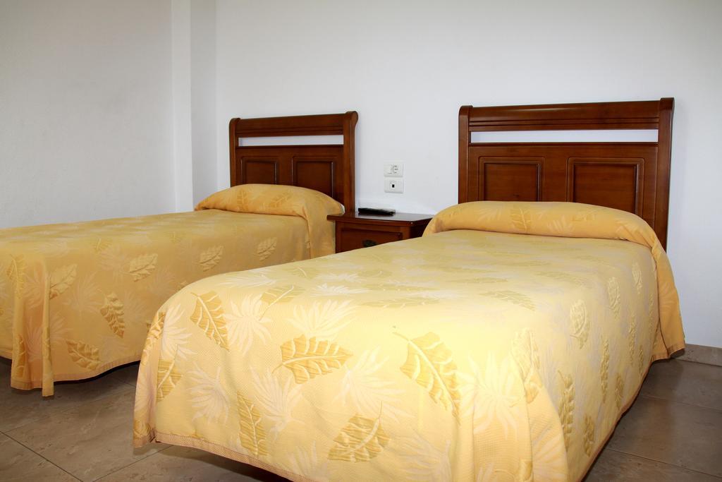Hostal Restaurante La Masia Vila-real Kültér fotó