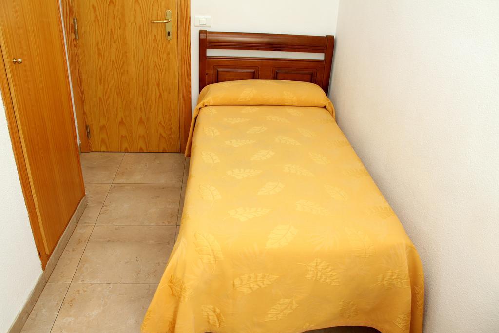 Hostal Restaurante La Masia Vila-real Kültér fotó