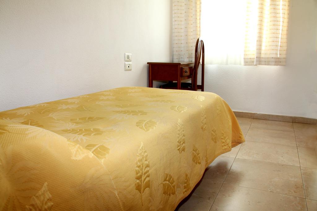 Hostal Restaurante La Masia Vila-real Kültér fotó