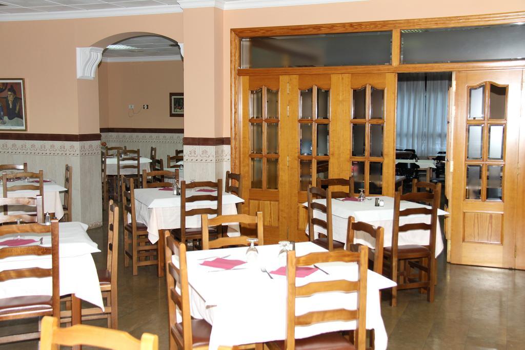 Hostal Restaurante La Masia Vila-real Kültér fotó