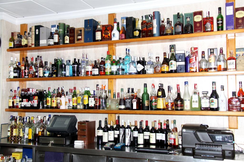 Hostal Restaurante La Masia Vila-real Kültér fotó