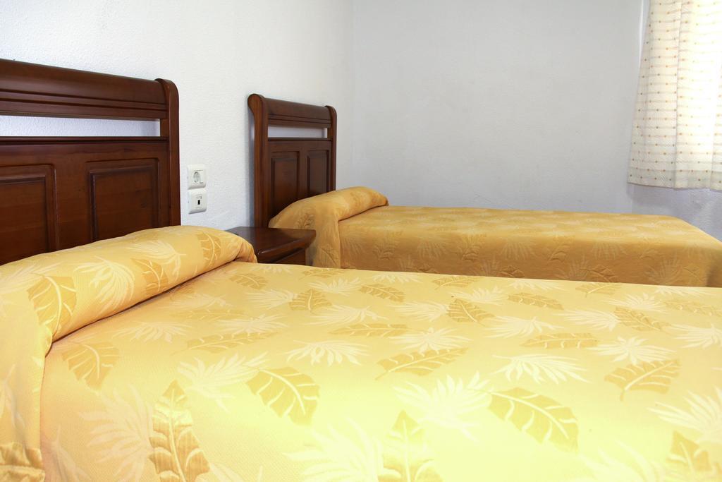 Hostal Restaurante La Masia Vila-real Szoba fotó