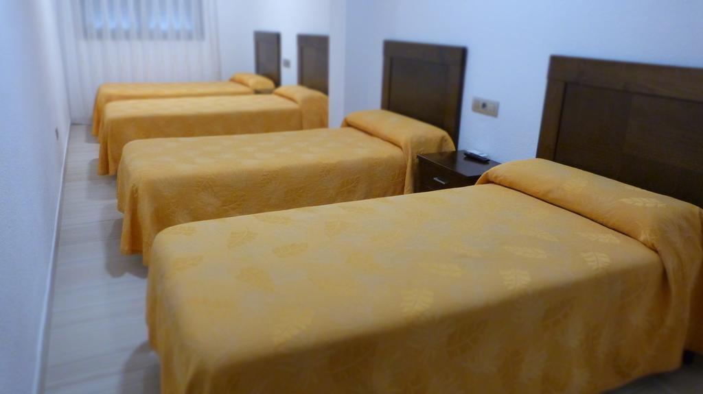 Hostal Restaurante La Masia Vila-real Kültér fotó
