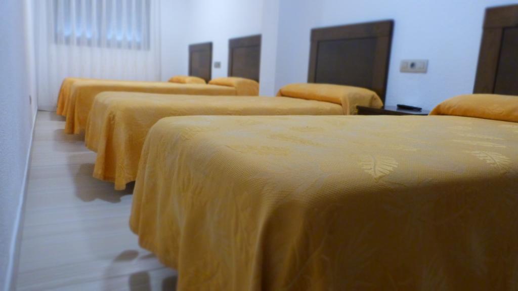 Hostal Restaurante La Masia Vila-real Kültér fotó