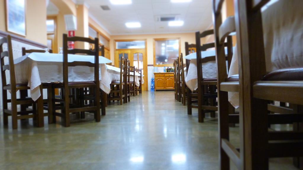 Hostal Restaurante La Masia Vila-real Kültér fotó