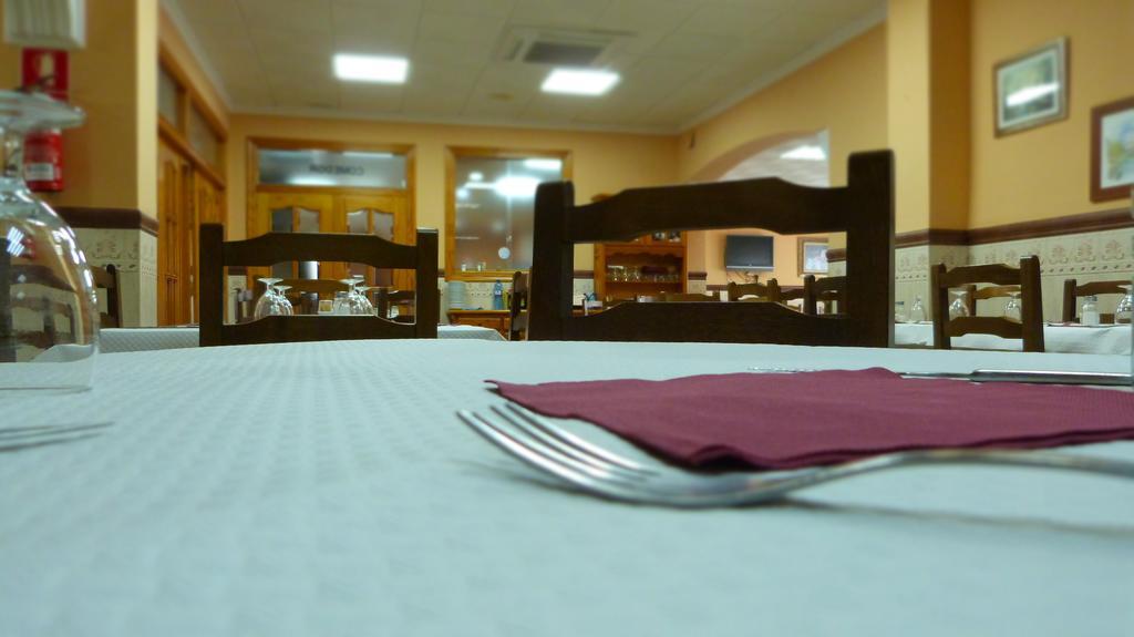Hostal Restaurante La Masia Vila-real Kültér fotó