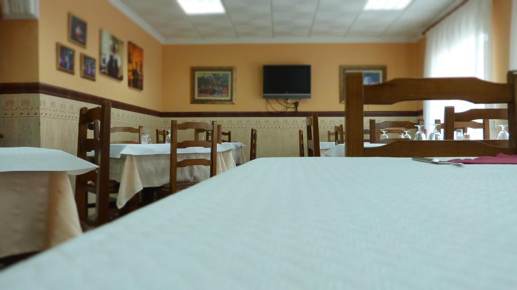 Hostal Restaurante La Masia Vila-real Kültér fotó