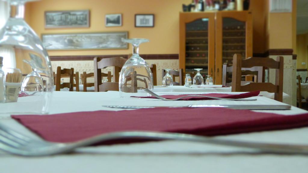 Hostal Restaurante La Masia Vila-real Kültér fotó