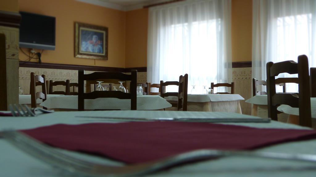 Hostal Restaurante La Masia Vila-real Kültér fotó