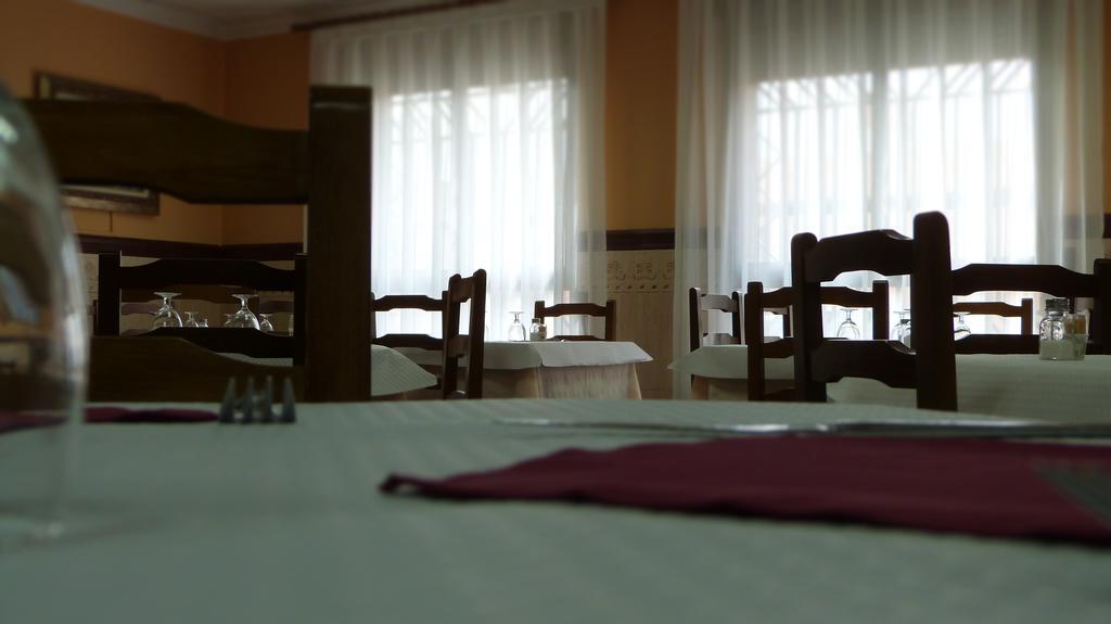 Hostal Restaurante La Masia Vila-real Kültér fotó
