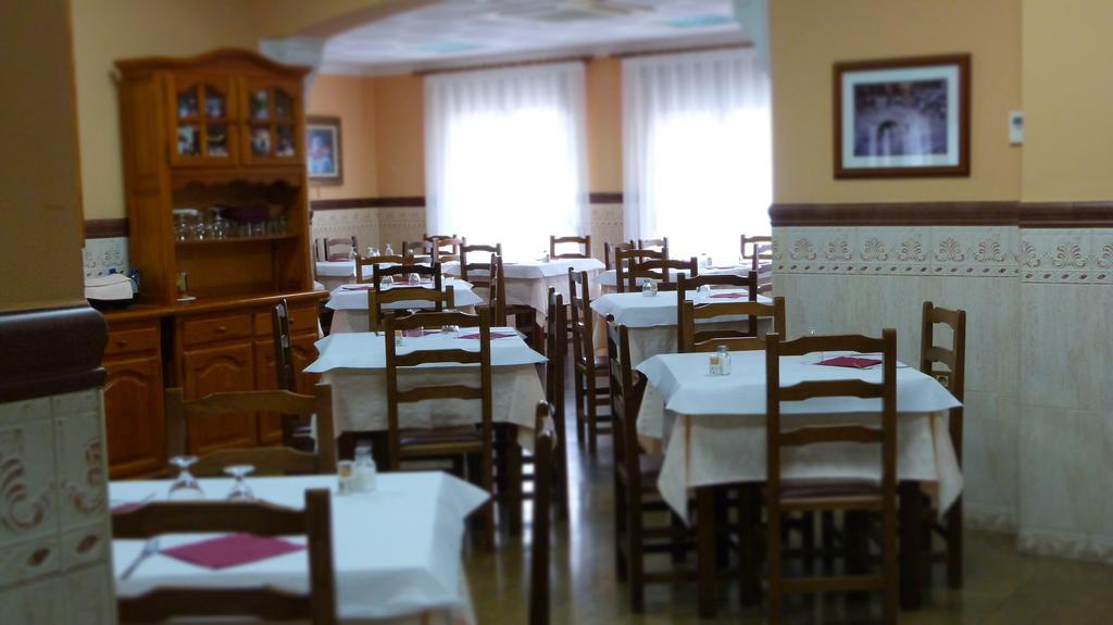 Hostal Restaurante La Masia Vila-real Kültér fotó