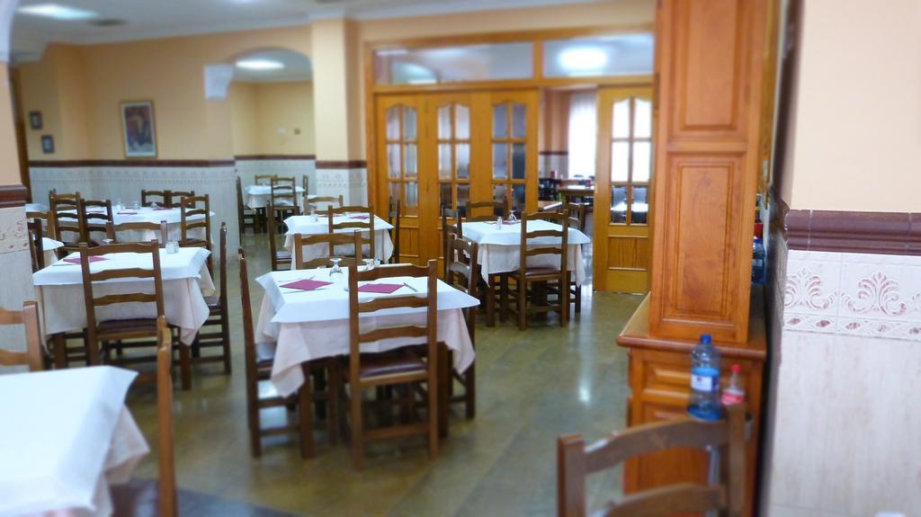 Hostal Restaurante La Masia Vila-real Kültér fotó