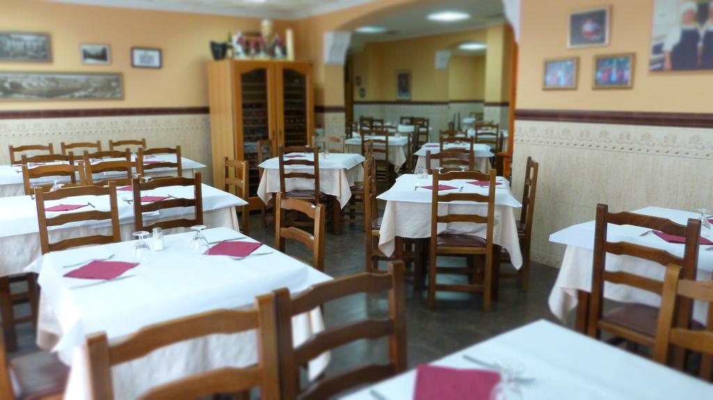 Hostal Restaurante La Masia Vila-real Kültér fotó