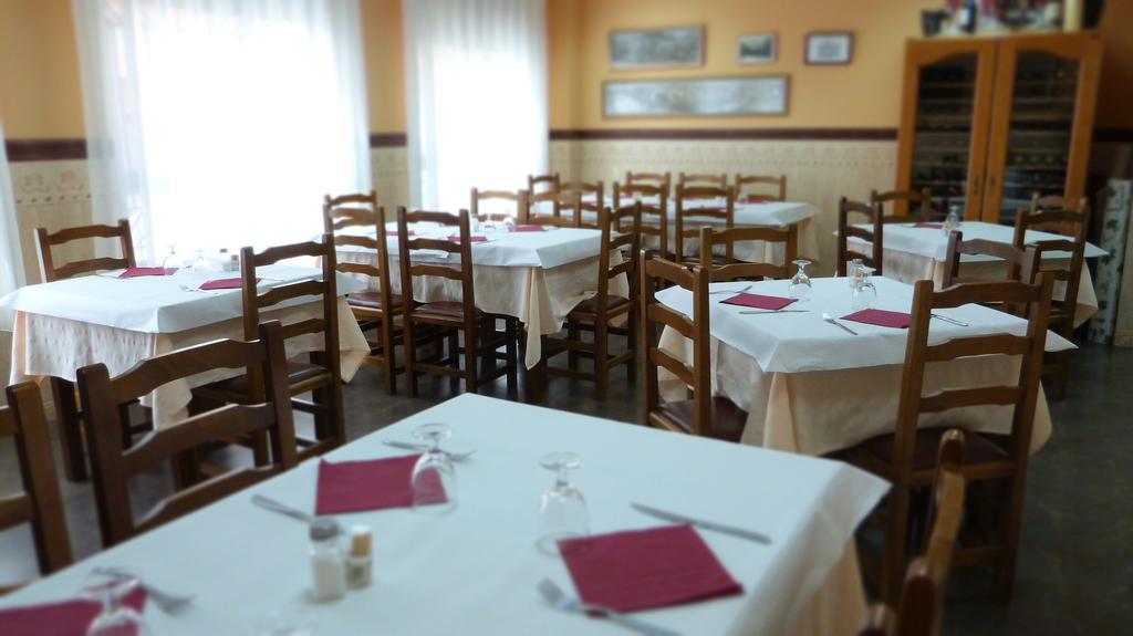 Hostal Restaurante La Masia Vila-real Kültér fotó