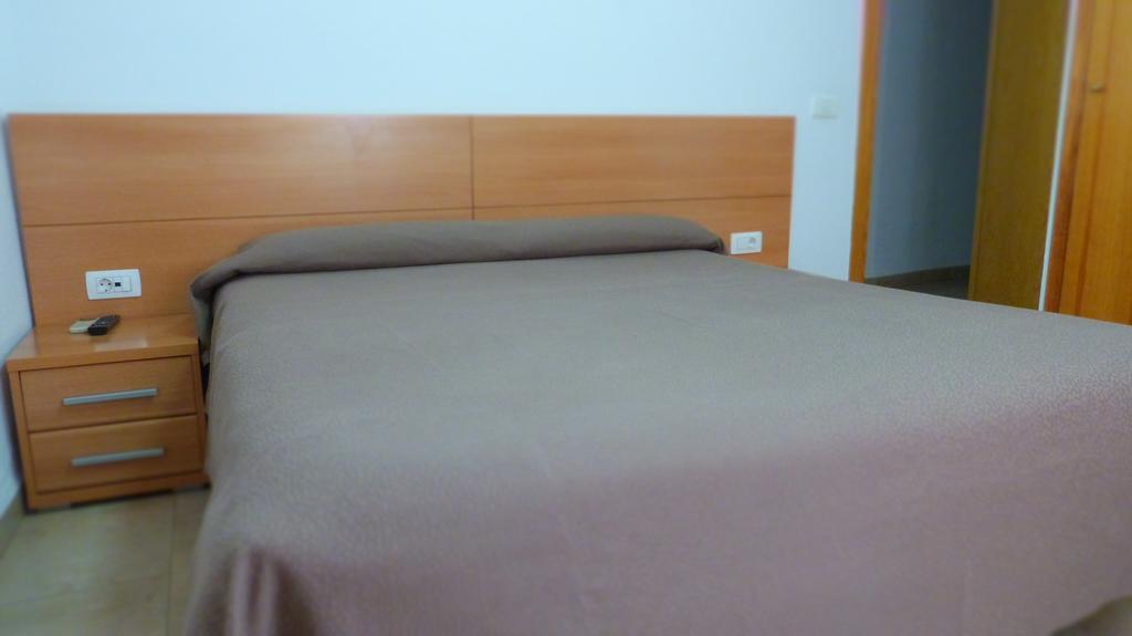 Hostal Restaurante La Masia Vila-real Kültér fotó