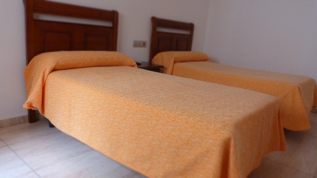 Hostal Restaurante La Masia Vila-real Kültér fotó